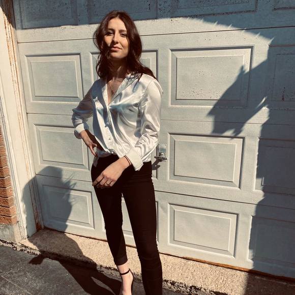 Meet your Posher, Émilie - Picture 1 of 1